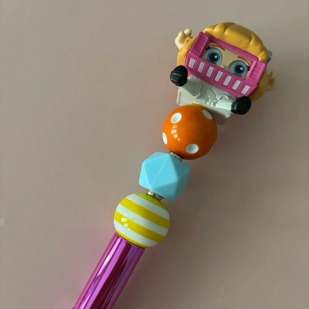 Disney Doorables: Alice in Wonderland: Alice in hat handmade beaded pen